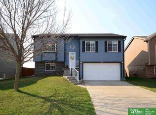 16913 Redman Ave, Omaha, NE 68116