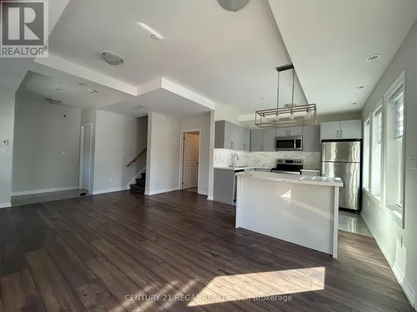 400 The East Mall #306, Toronto, ON M9B 3Z9