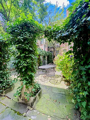 Rented by City Connections Realty | media 25