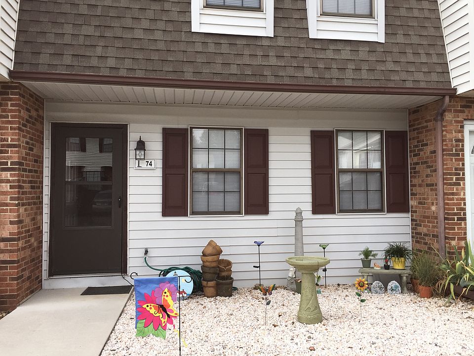 1st image of 74 Cape Charles Sq