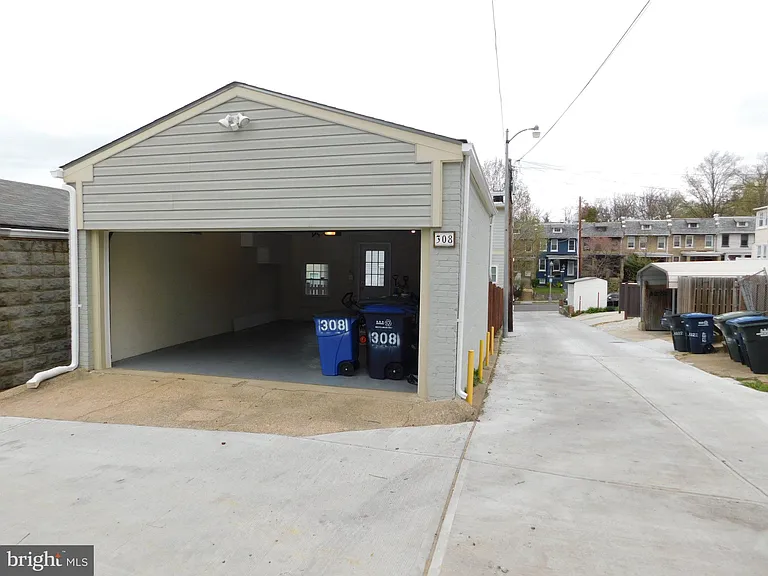 308 Webster St NW — Photo 38