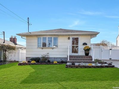 40 Maple Avenue, Farmingdale, NY, 11735