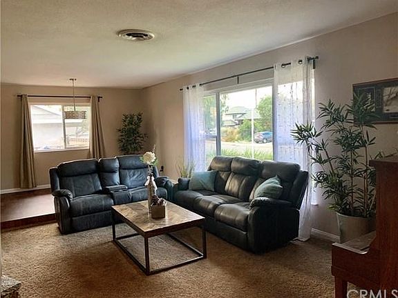 5th image of 836 Huron Dr