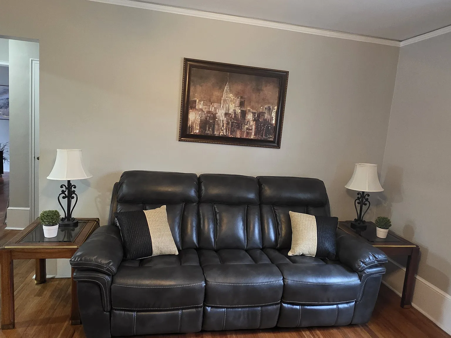 2 bed, 1008 sqft, $1,600 — Photo 3