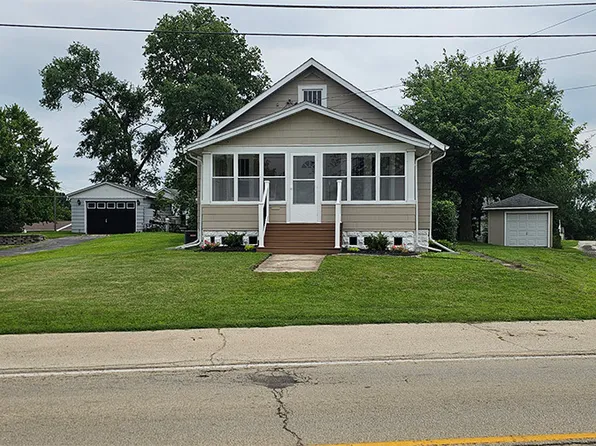 1618 W 4th St, Dixon, IL 61021