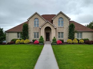 201 Meadow Ridge Ct, Mc Kees Rocks, PA 15136