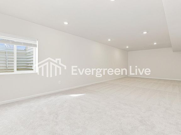 5th image of 53 Edmonton Ave