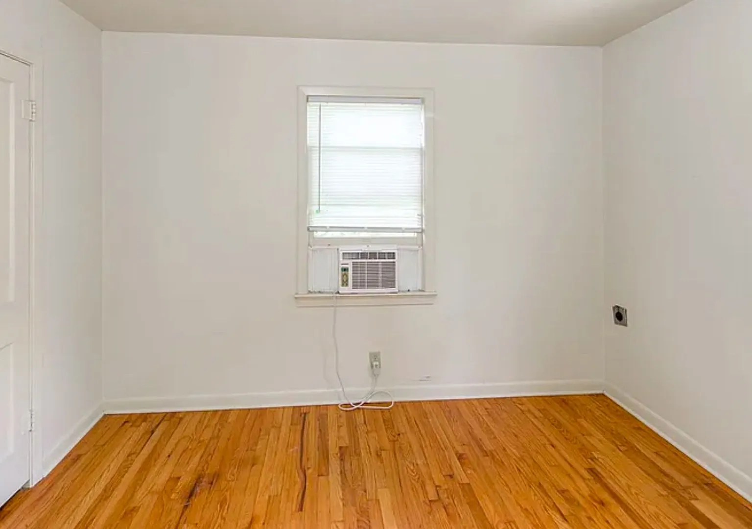 819 Boulevard — Photo 4