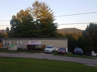 180 Clearview Dr, Irvine, KY 40336