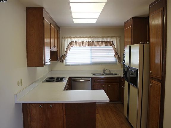4th image of 2081 Southwood Dr