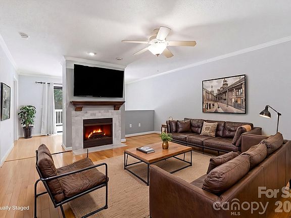 3rd image of 188 39th Avenue Ct NW