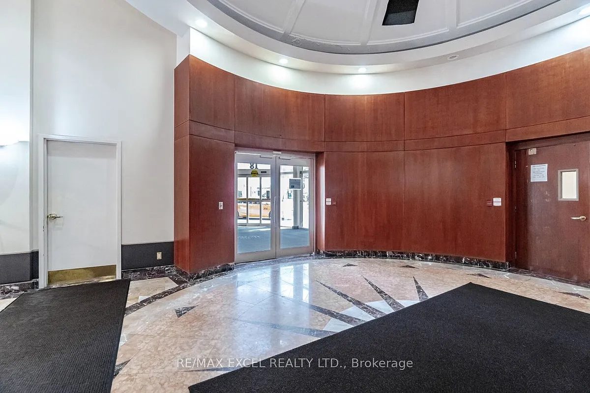 Building Photo - 18 Lee Centre Dr #1605
