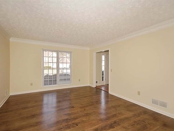 2nd image of 3323 Woodlaurel Dr