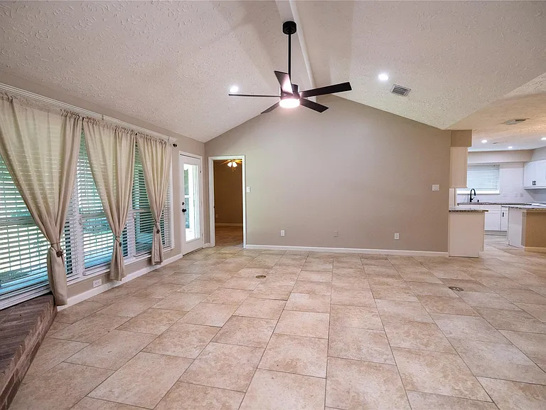 10323 Lone Brook Dr — Photo 4