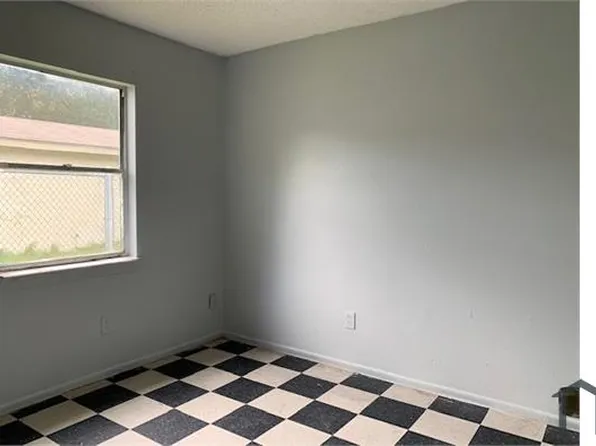 8207 N 11th St, Tampa, FL 33604