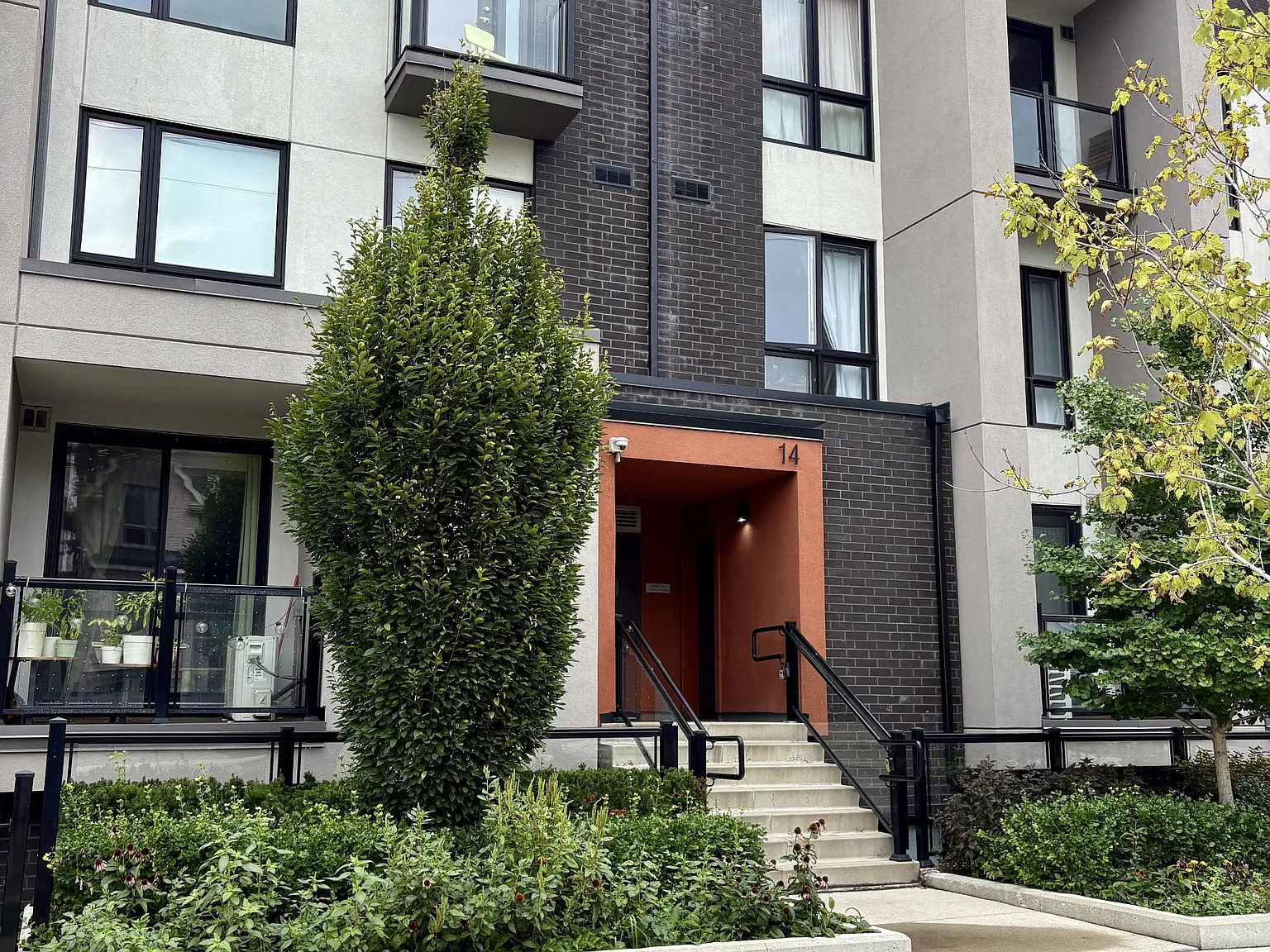 3 bed, $2,995 — Photo 1