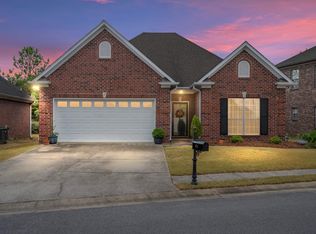 469 Daventry Cir, Calera, AL 35040