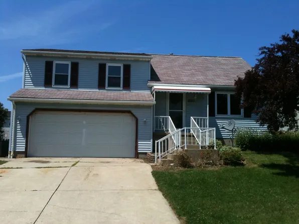 2220 Gatesmill Dr, Erie, PA 16510