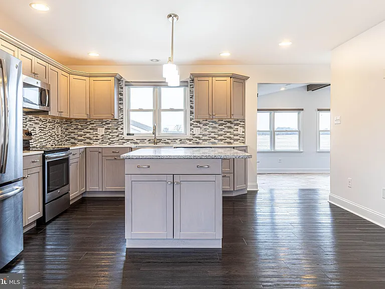 413 Red Lion Rd — Photo 12