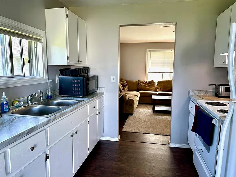 415 Arthur Ct #1 — Photo 2