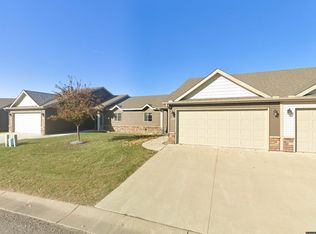 623 Cottonwood Ave, Litchfield, MN 55355