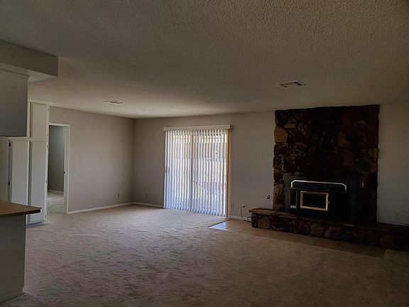 3rd image of 18635 Wisteria St