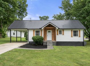 100 Brook Dr, Dickson, TN 37055