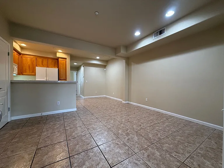 1463 Tucker St — Photo 5