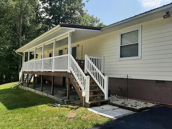 3rd image of 410 Collinwood Dr