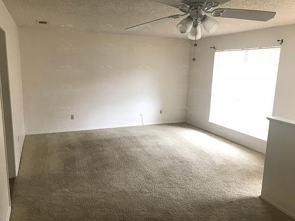 2nd image of 219 Vista Way