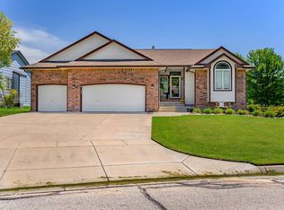 3318 N Lake Ridge St, Wichita, KS 67205