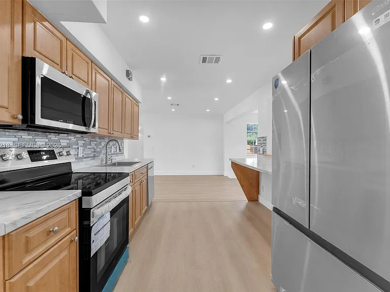 7150 SW 10th St — Photo 12