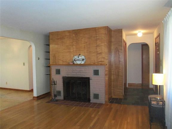 4th image of 720 Brawley Ave