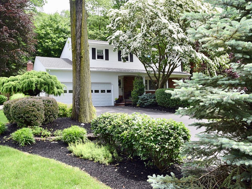 2nd image of 933 Flint Ct