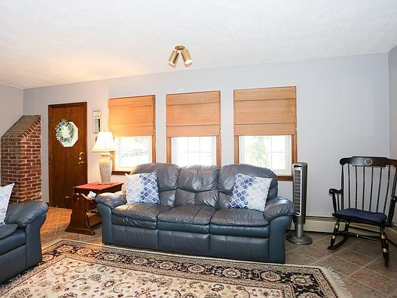 3rd image of 3 Howe St