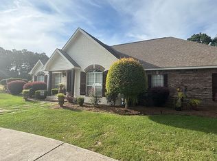 15 Woodridge Ln, Waynesboro, MS 39367