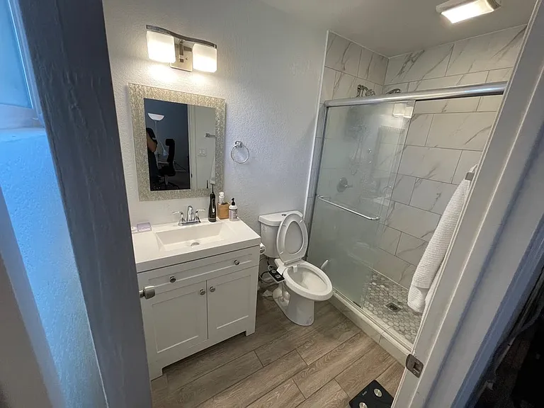 2156 S Beverly Cir — Photo 9