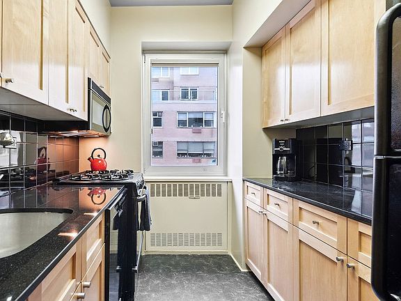 4th image of 45 Sutton Pl S APT 17C