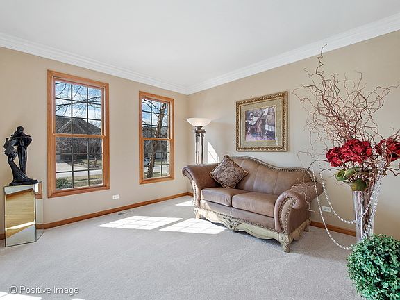4th image of 905 Academy Ln
