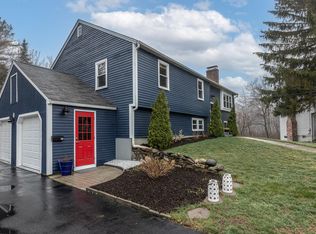 7 Penwood Cir, Cape Elizabeth, ME 04107