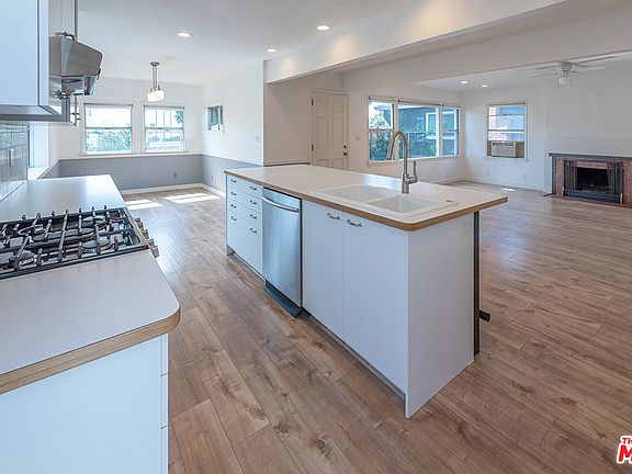 3rd image of 5328 S Centinela Ave