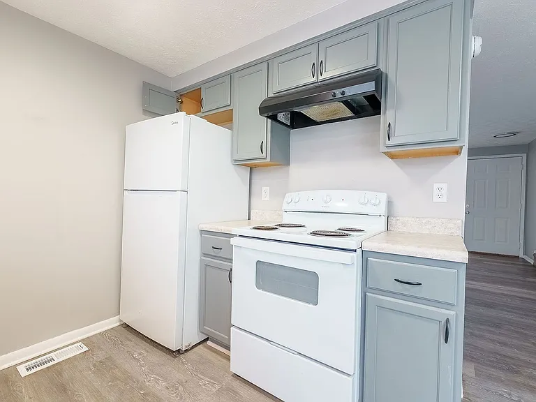 100 Heritage Cir #122 — Photo 7