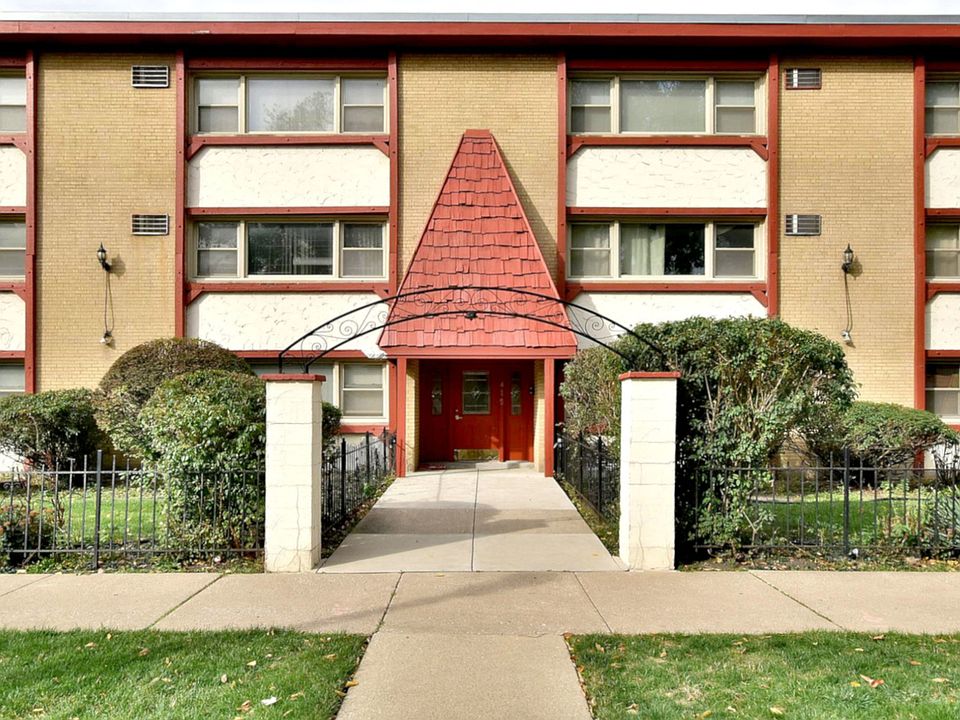 1st image of 415 S Lombard Ave APT 204