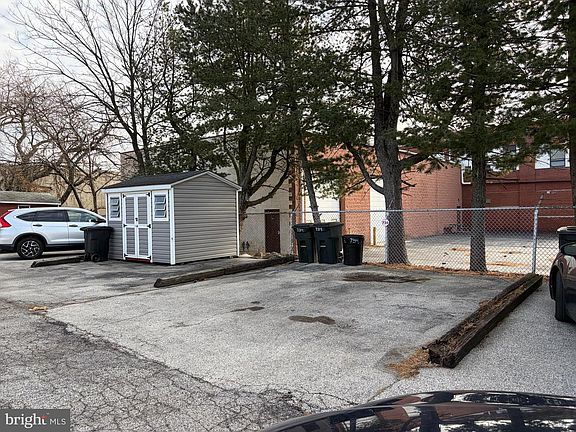 3rd image of 734 Primos Ave