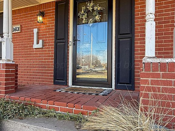 5th image of 1601 Maple Ave