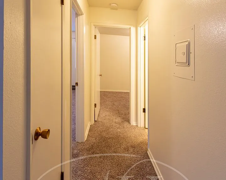 420 Catherine St — Photo 11