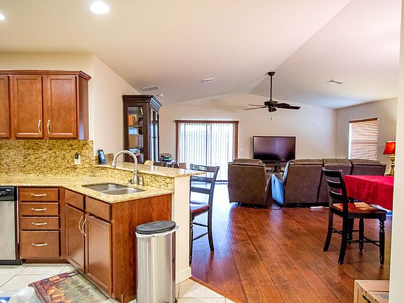 4th image of 75 Golf Dr