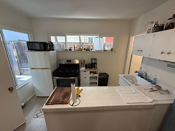 4th image of 708 Highland Ave