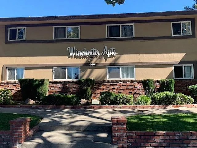 Winchester — Photo 1