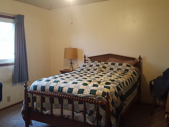 Bedroom (downstairs)